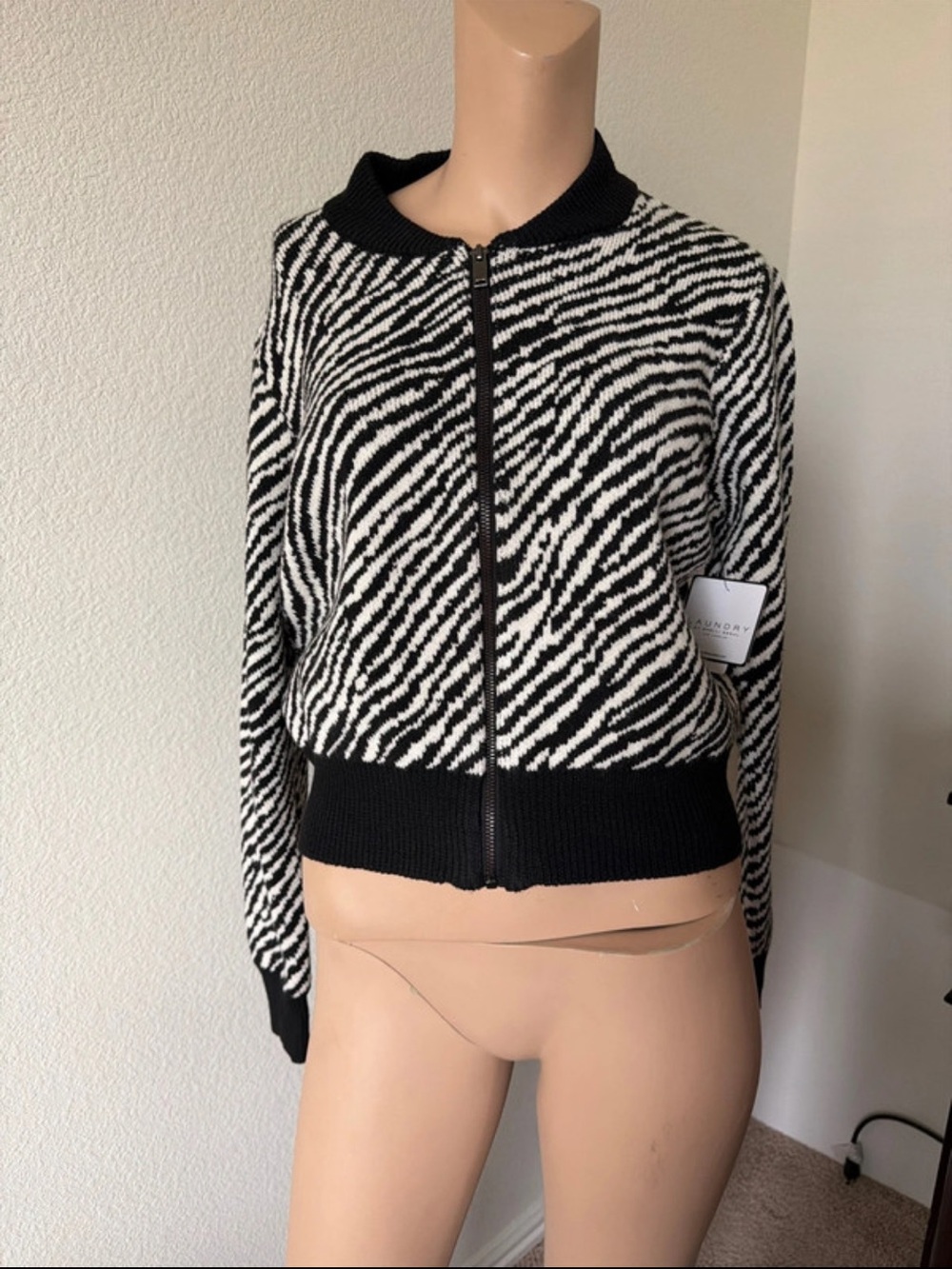 NWT Laundry by Shelli Segal Black & White Zebra Zip-Up Sweater Small